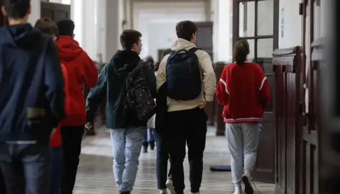 Elevii și profesorii se pregătesc pentru un nou weekend prelungit înainte de vacanța de vară