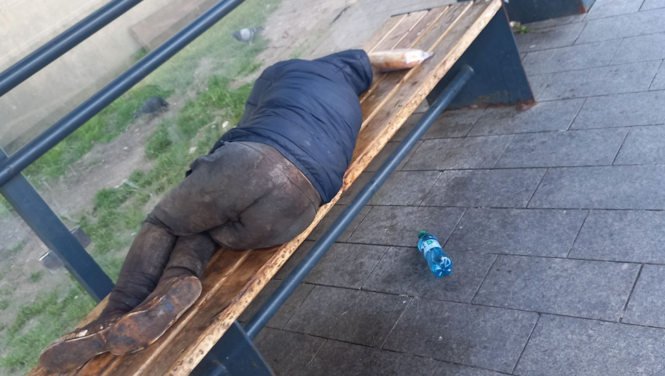 Probleme la Gara din Cluj-Napoca din cauza persoanelor fără adăpost