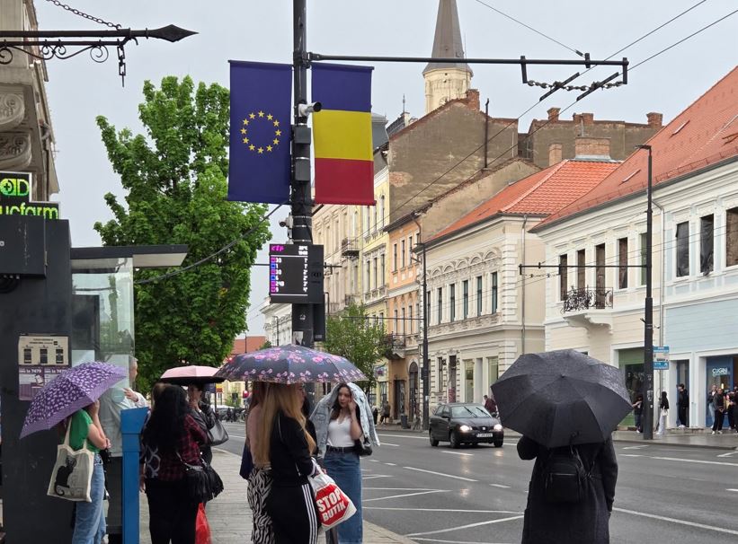 Cod galben de vreme severă pentru Cluj: averse torențiale, grindină și vânt puternic