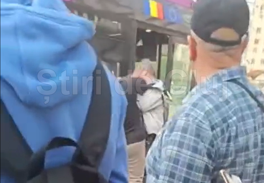Poliția clujeană investighează o bătaie în stația de autobuz din Mărăști