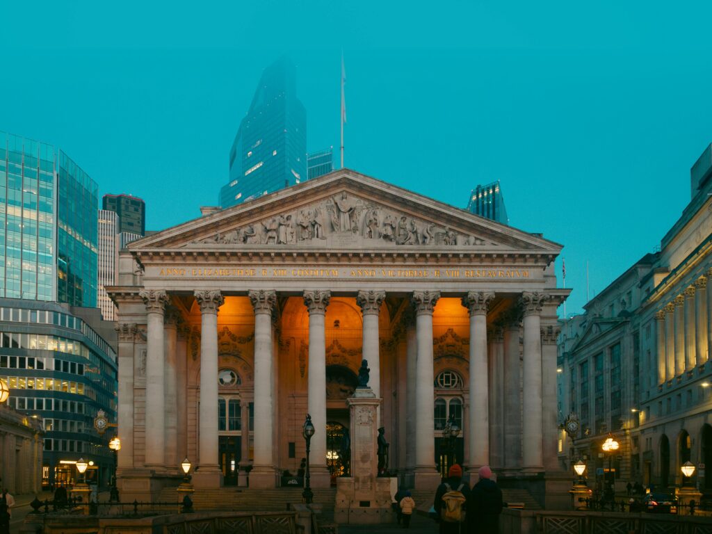 Royal Exchange din Londra, disponibil pentru vânzare