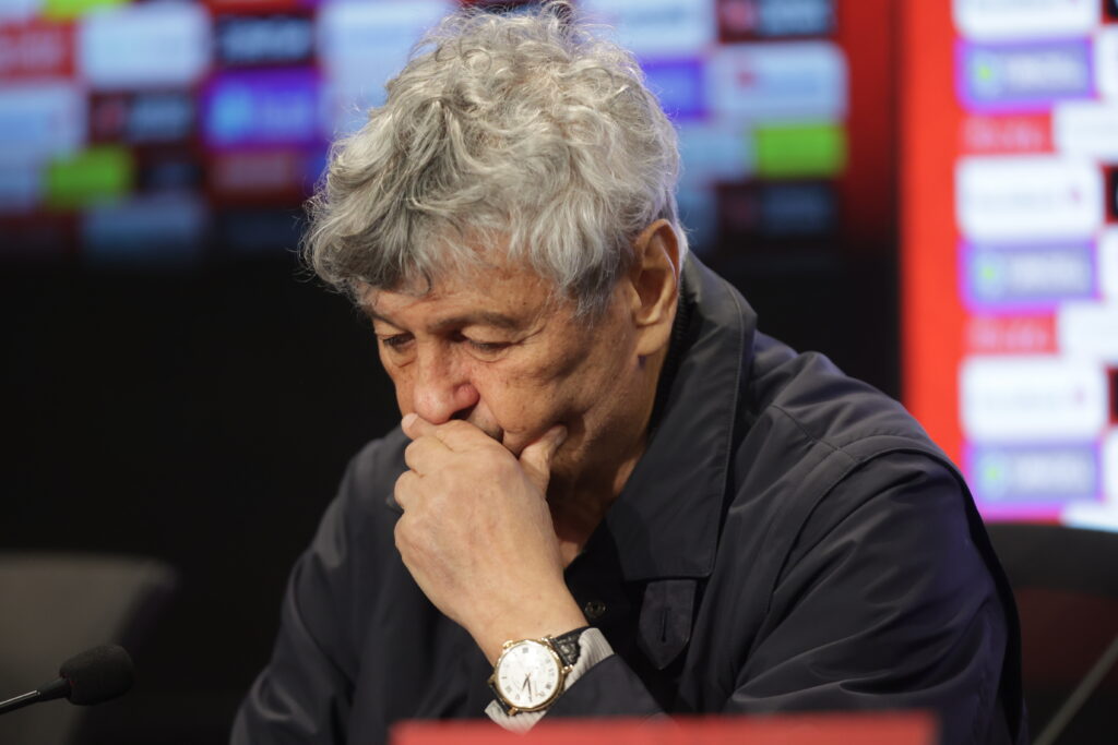 TAROM denumește o aeronavă Boeing 737 MAX „Mircea Lucescu”