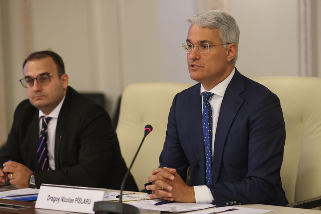 Pîslaru: Criticile la adresa legii salarizării unitare sunt iresponsabile