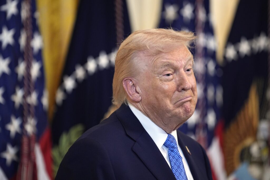 Camera Reprezentanților limitează puterile de război ale lui Trump în Iran