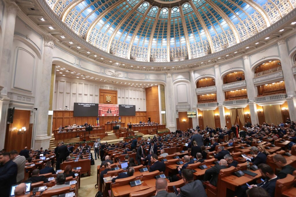 Președintele Nicușor Dan își propune să reunească o majoritate, dar viitorul este incert