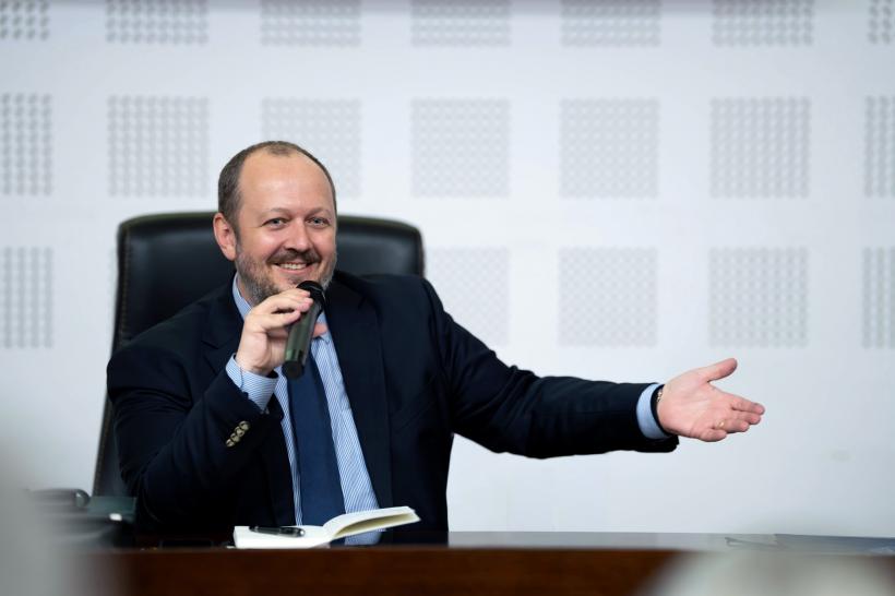 Adrian Papahagi, posibil ministru al Culturii în Guvernul Tomac