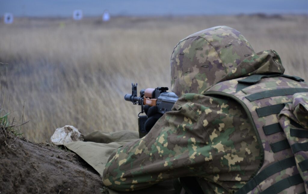 Antrenamente militare în Mangalia cu muniție de manevră