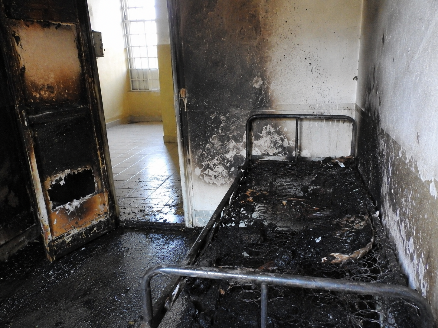 Incendiu provocat de un deținut în Penitenciarul Gherla