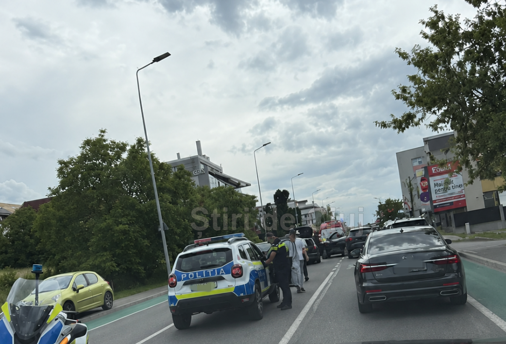 Accident rutier în cartierul Bună Ziua din Cluj-Napoca: O mamă și cei doi copii, răniți