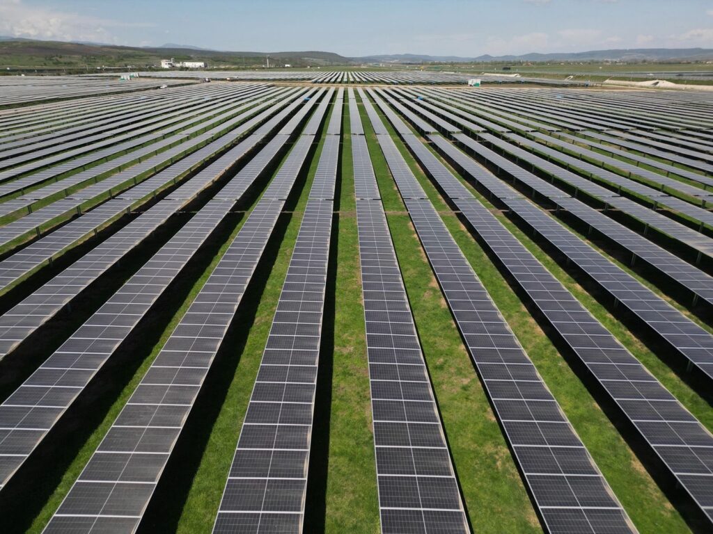UE intenționează să reducă taxele pentru energia regenerabilă