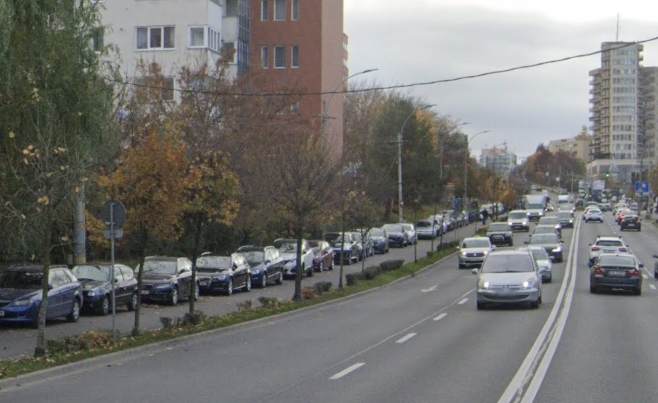 Probleme cu parcarea pe trotuar în Cluj-Napoca: Un pieton aproape că a fost accidentat