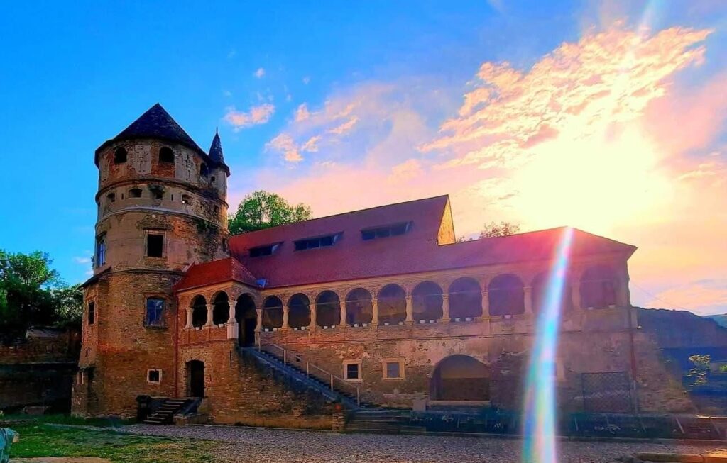 Castelul Bethlen din Criș, transformat în hotel de lux, primește distincția Michelin