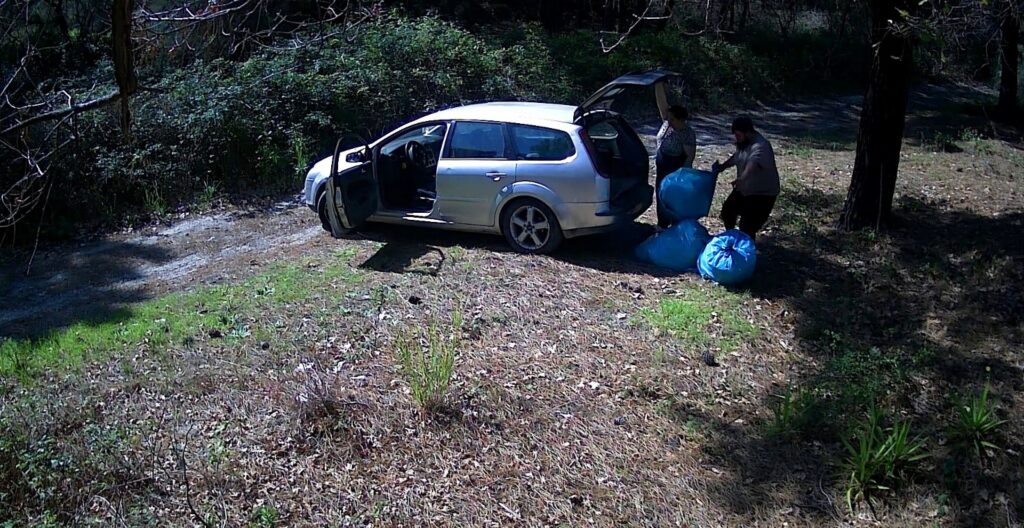 Român expulzat din Italia pentru abandonarea deșeurilor toxice în Parcul Vezuviu