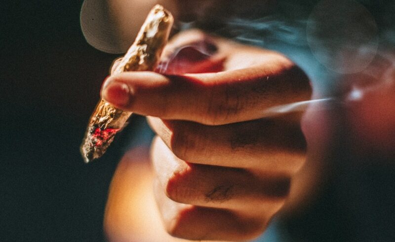 Adolescent din Zalău trimis în judecată pentru trafic de droguri