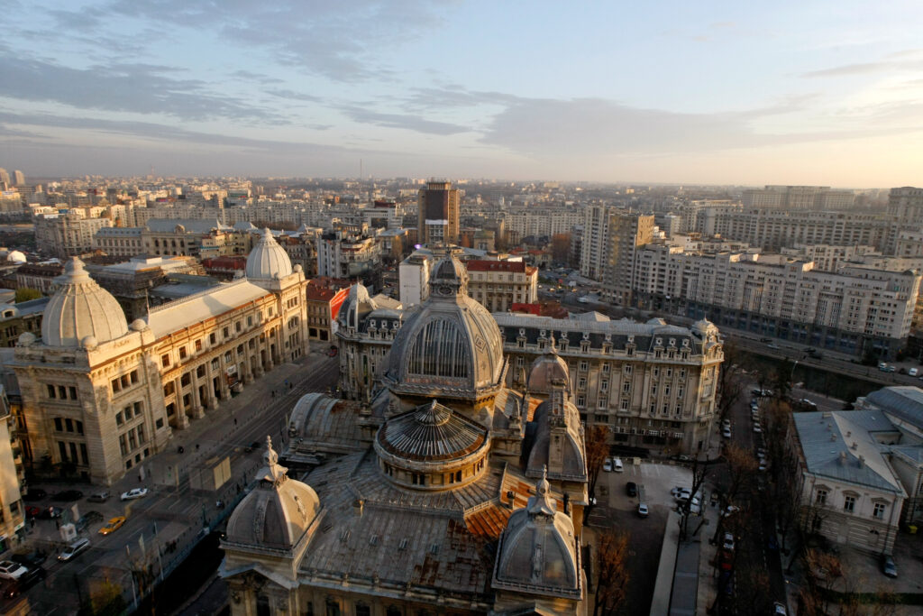 Studiu: Bucureștenii se simt parte din „scara blocului”, nu din oraș