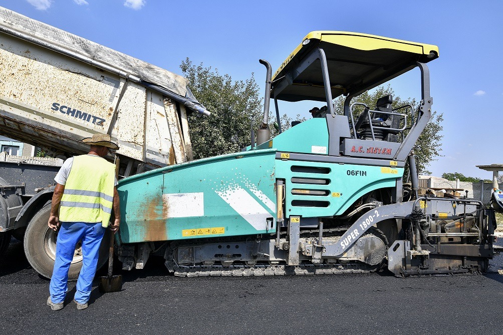 Primăria Arad, sancționată cu 37.000 de lei pentru întârzierea asfaltării unei străzi