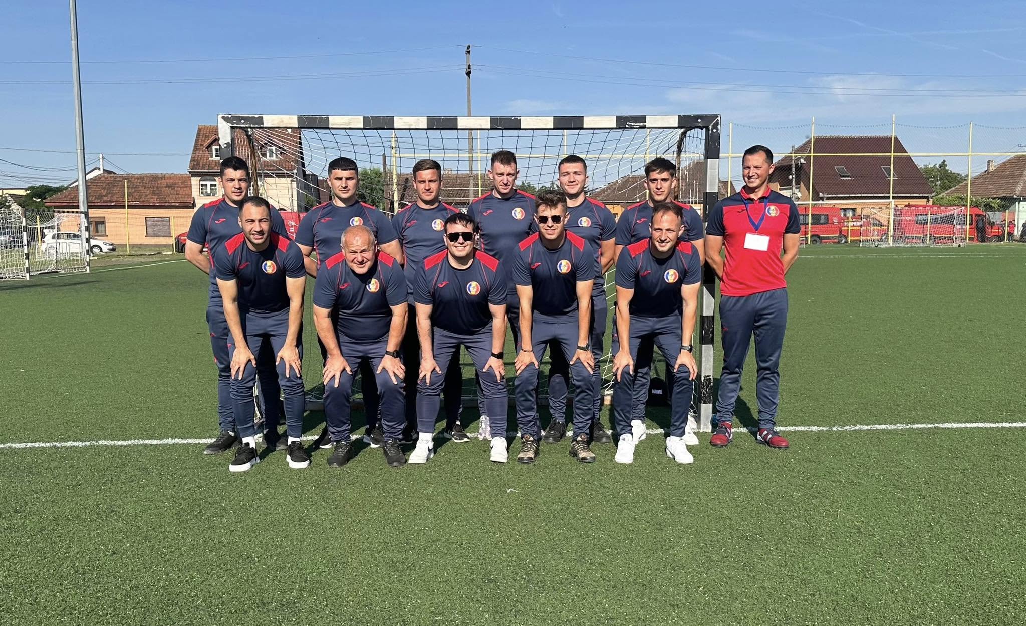 Pompierii clujeni concurează la Campionatul Național de Minifotbal