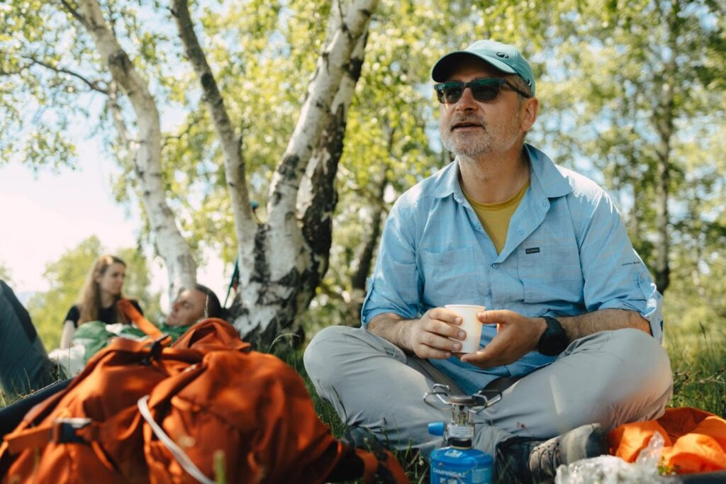 Un fost director de bancă devine ghid montan în Sibiu