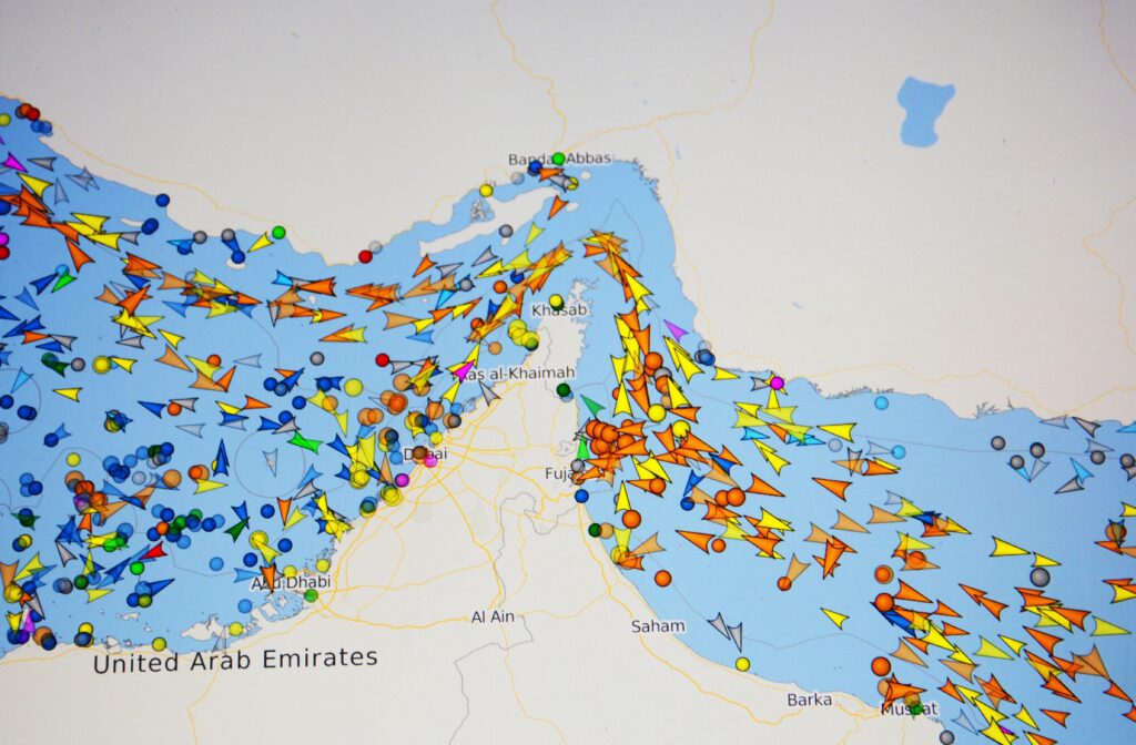Iranul a decis închiderea Strâmtorii Ormuz pentru nave