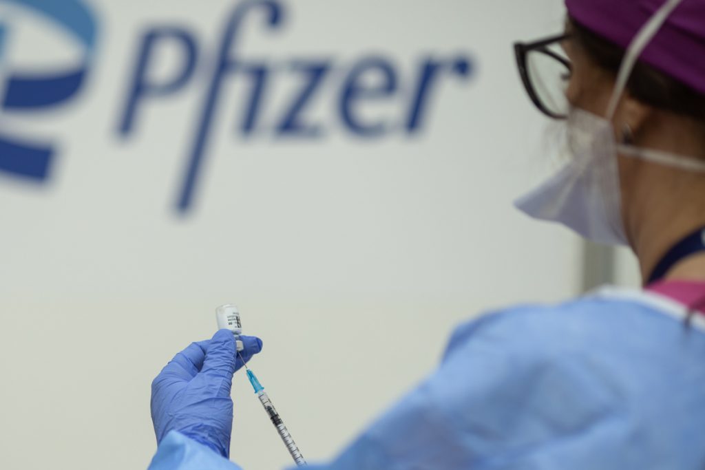 Ministrul Finanțelor: Căutăm soluții alternative pentru datoria către Pfizer