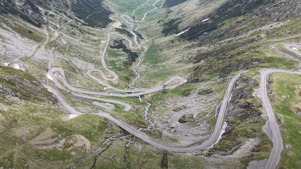 Deschiderea Transfăgărășanului, amânată cu 3 ore din cauza codului portocaliu