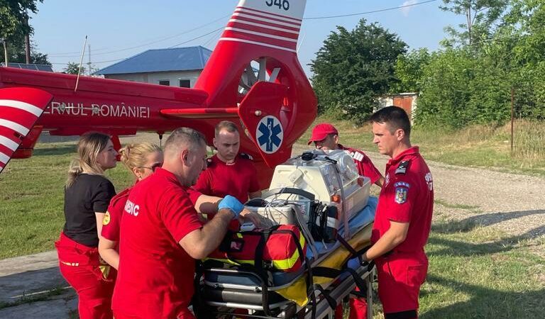 Accident grav în Timiș: fetiță de 2 ani căzută într-un ceaun cu dulceață