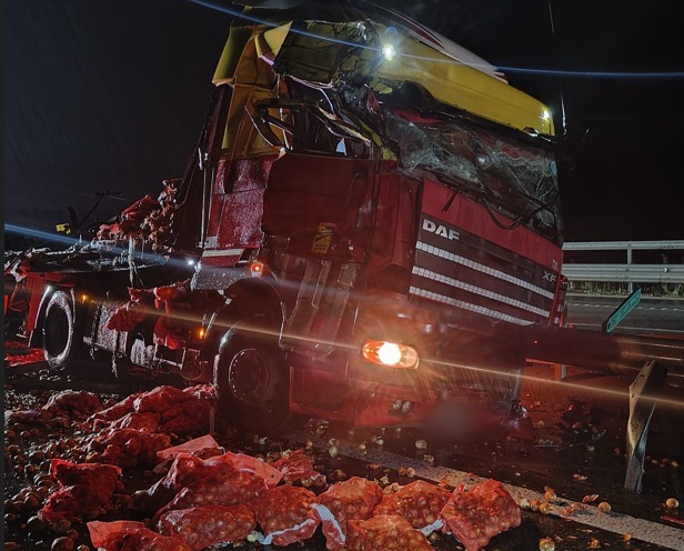 Accident pe Autostrada A10 între Turda și Aiud: Coliziune între două TIR-uri, trafic afectat