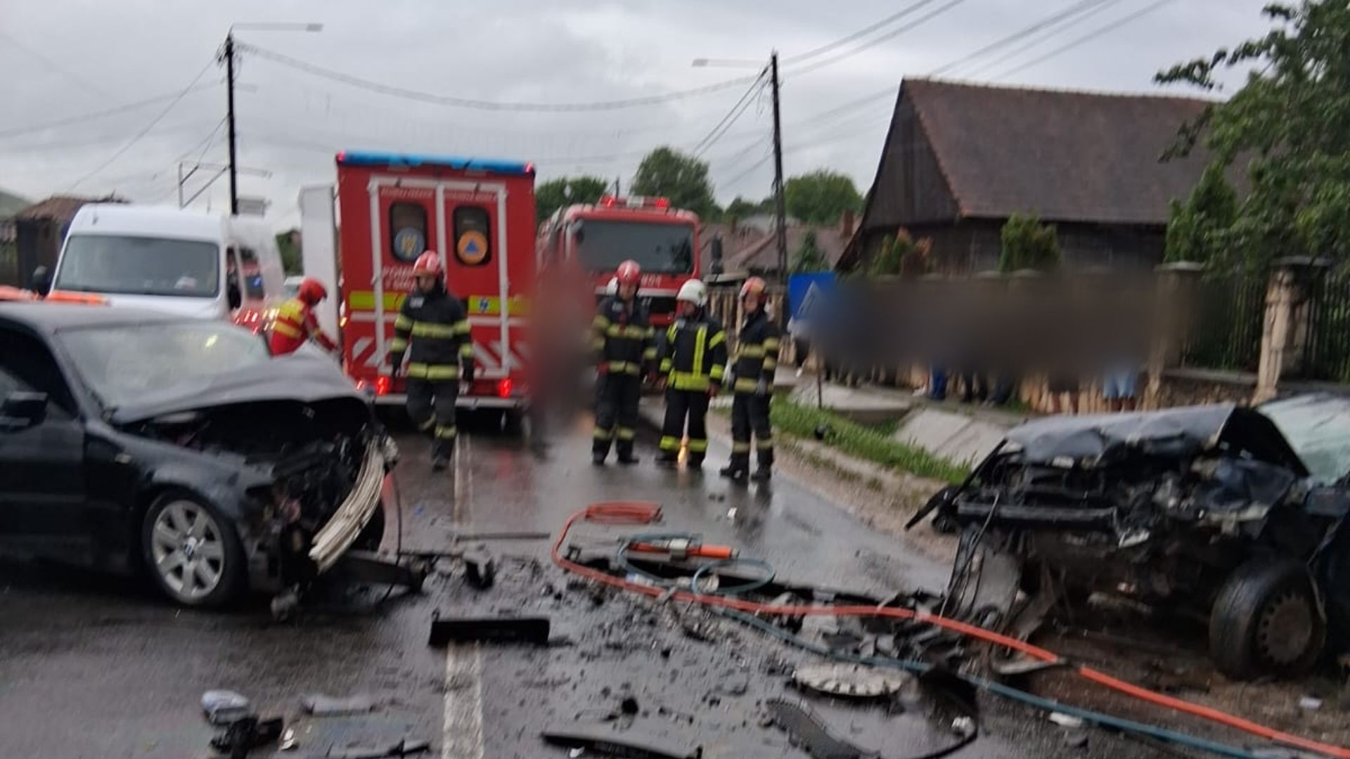 Accident grav în Gârbău, Cluj, soldat cu trei răniți: Șoferul vinovat era băut și avea permisul suspendat