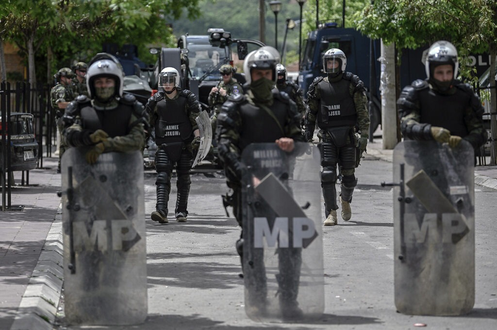 NATO își reduce treptat prezența KFOR în Kosovo după 26 de ani