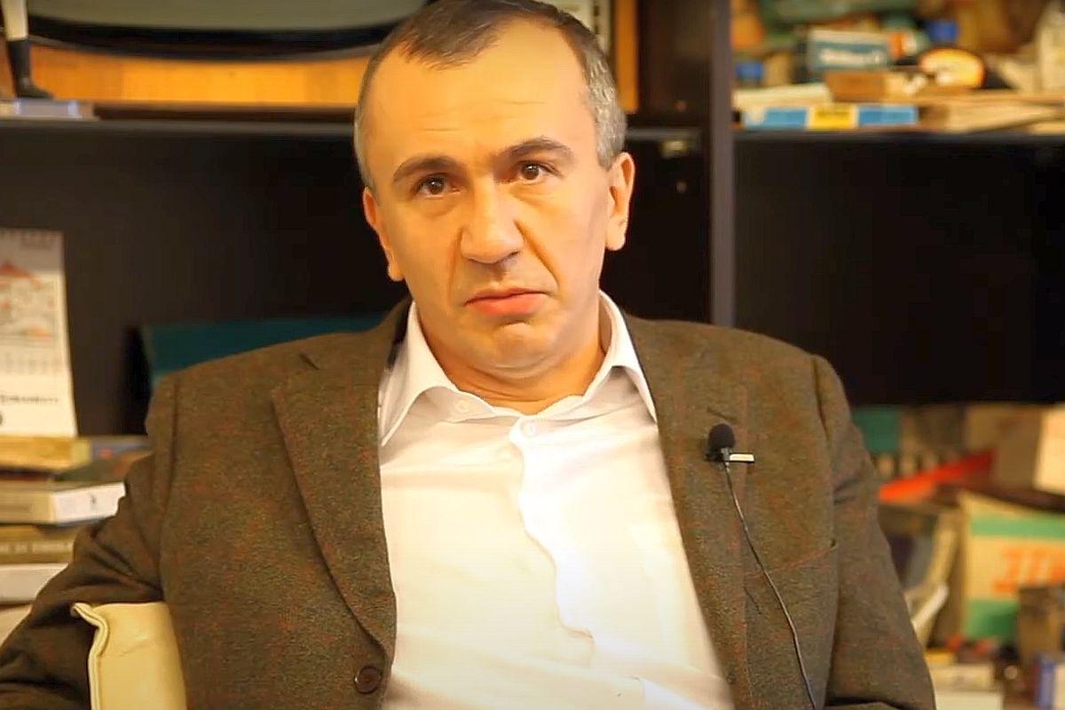 Adrian Papahagi, exclus din lista Ministerului Culturii propusă de Eugen Tomac