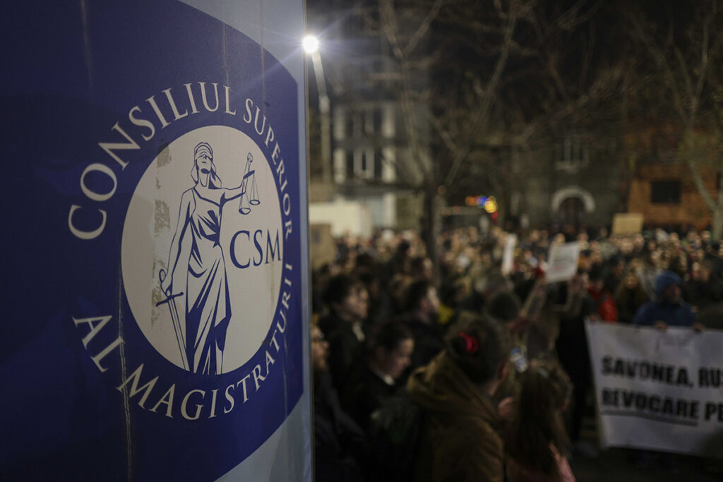 Businessmen din România contestă lista neagră a CSM