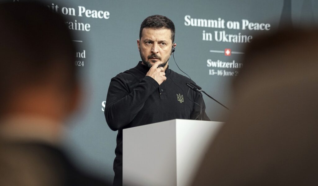 Zelenski anulează statutul de limbă protejată pentru limba rusă în Ucraina