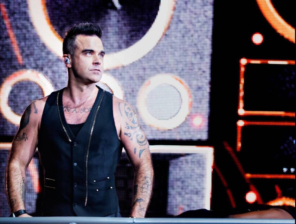 Robbie Williams devine sponsor al clubului de fotbal Port Vale