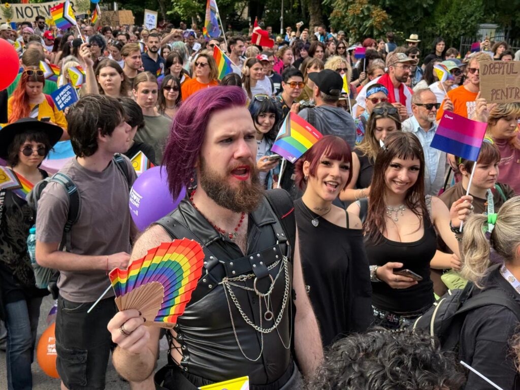 Peste 5.000 de participanți la startul marșului Bucharest PRIDE