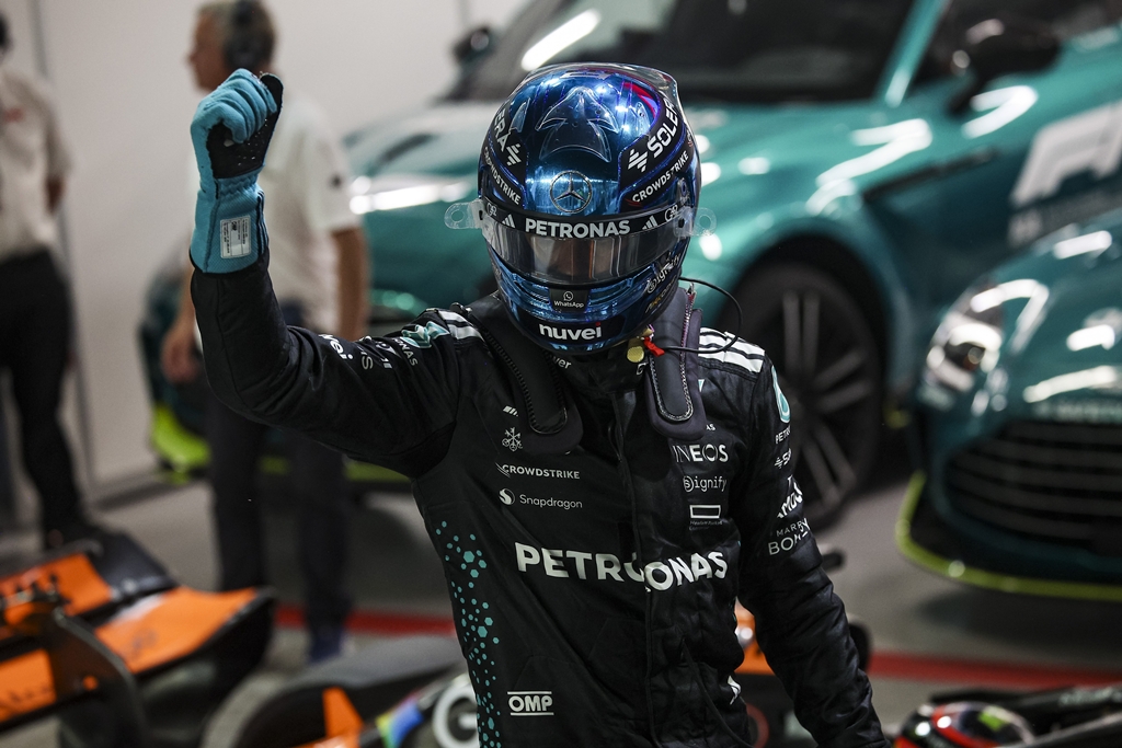 George Russell obține pole position la Barcelona, Leclerc suferă un incident