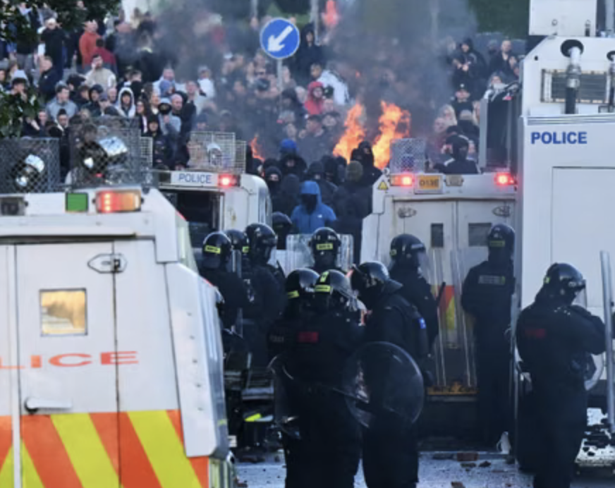 Tensiuni reaprinse în Marea Britanie: revoltele din Belfast și Southampton