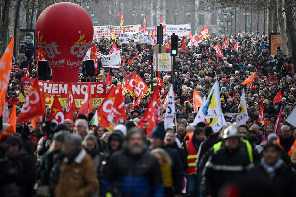 Proteste în Franța pentru susținerea petrecerilor libere amenințate de un nou proiect de lege
