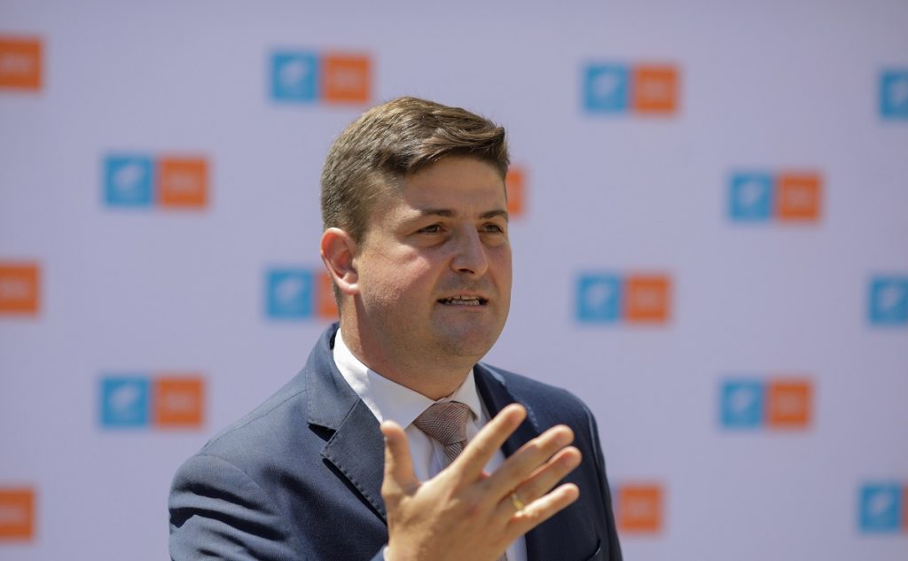 Deputatul USR Alexandru Dimitriu: Consultarea partidelor parlamentare este esenţială înainte de desemnarea prim-ministrului