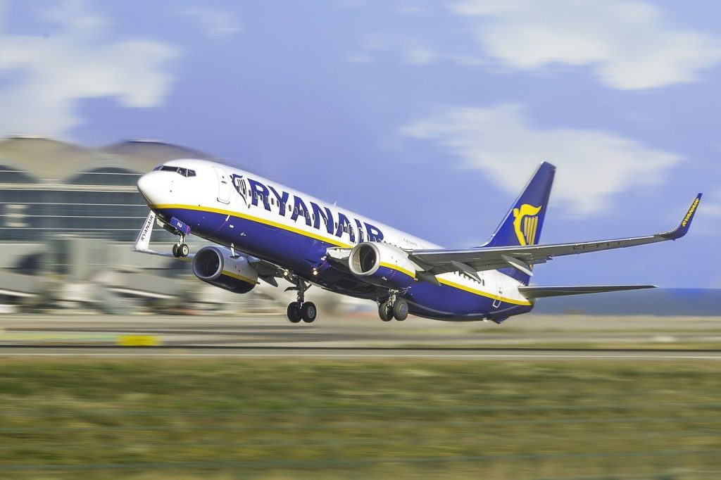 Ryanair, investigată de autoritățile britanice pentru taxele de rezervare a locurilor pentru familii