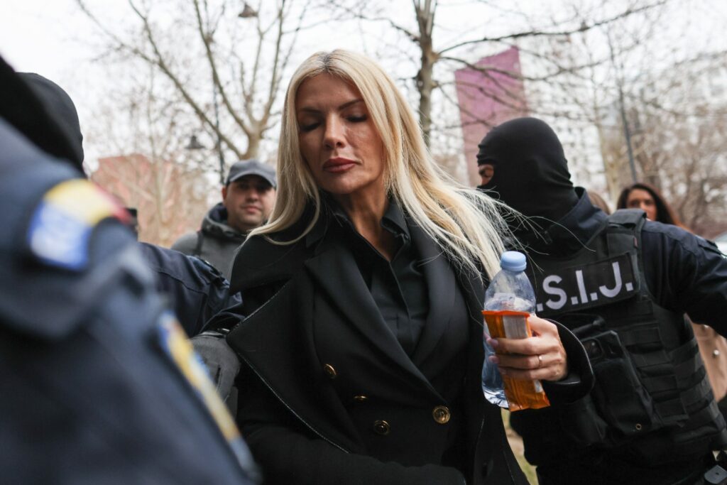 Laura Vicol îl laudă pe Nicușor Dan pentru postura sa de lider