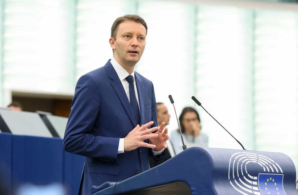 Siegfried Mureșan îl critică pe Nicușor Dan pentru colaborarea cu Sorin Grindeanu