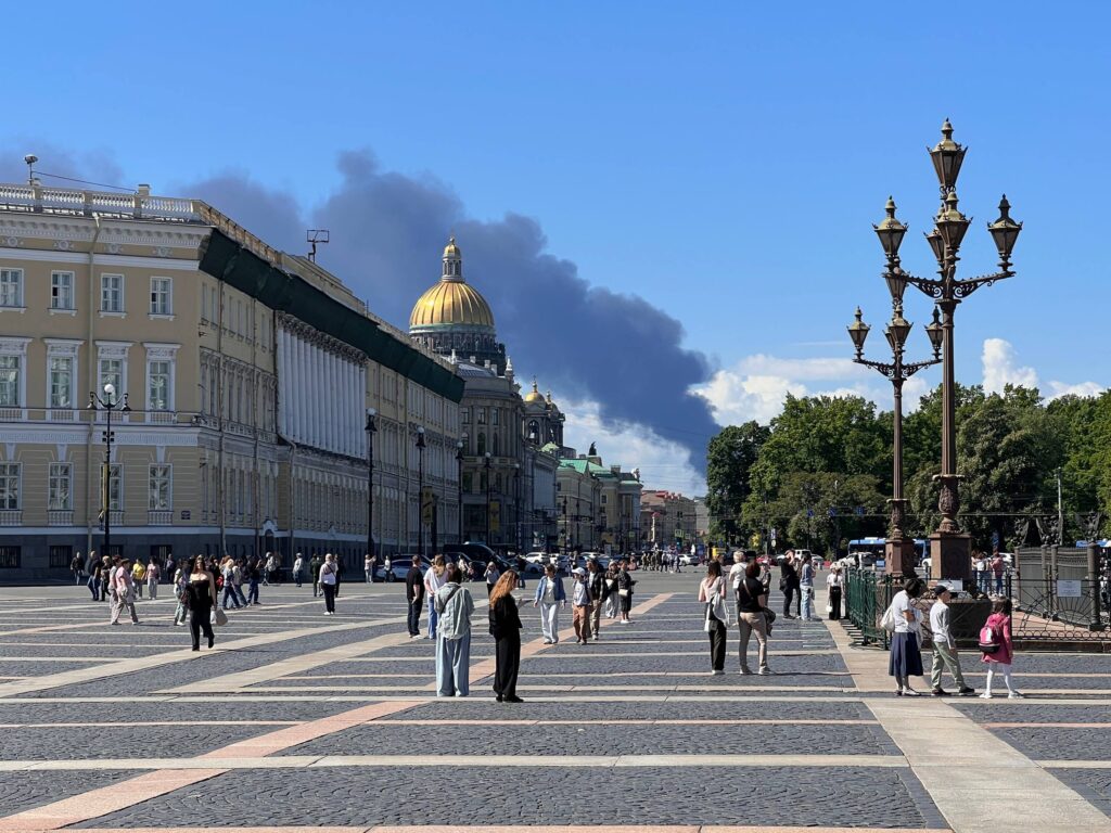 Rusia consideră reducerea vârstei de muncă la 12 ani pentru a aborda criza forței de muncă