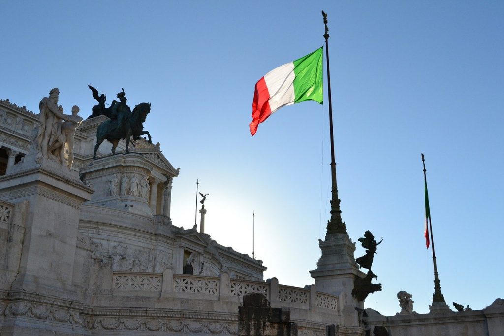 General italian înființează un partid de extremă dreaptă, provocând o competiție pentru Meloni
