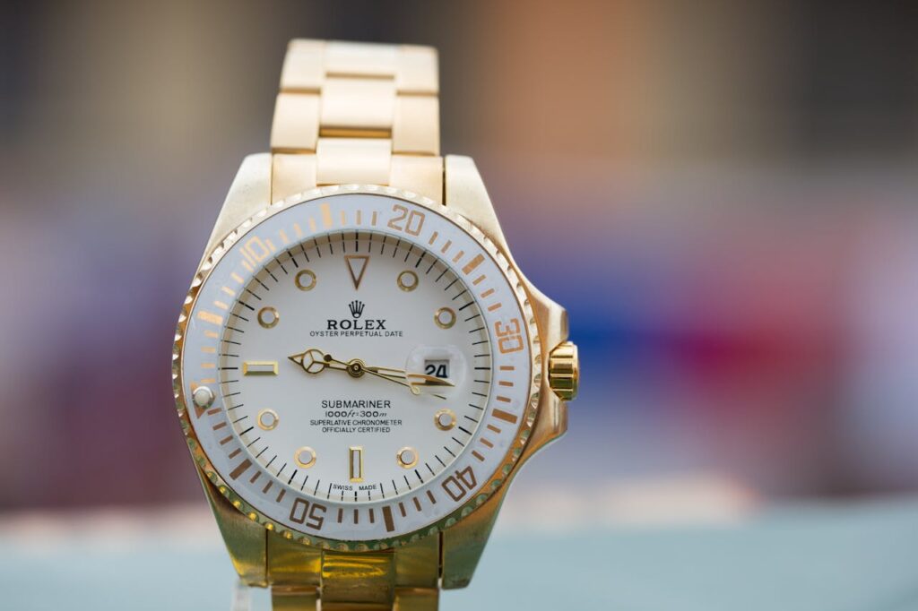 Rolex crește din nou prețurile ceasurilor din aur, în urma cererii mari