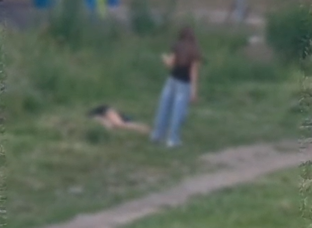 Incident alarmant în Florești: Tânără în stare de confuzie a fost filmată pe stradă