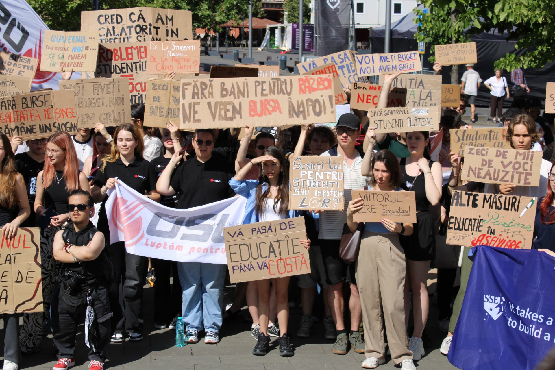 Studenții din Cluj protestează împotriva măsurilor de austeritate în Educație