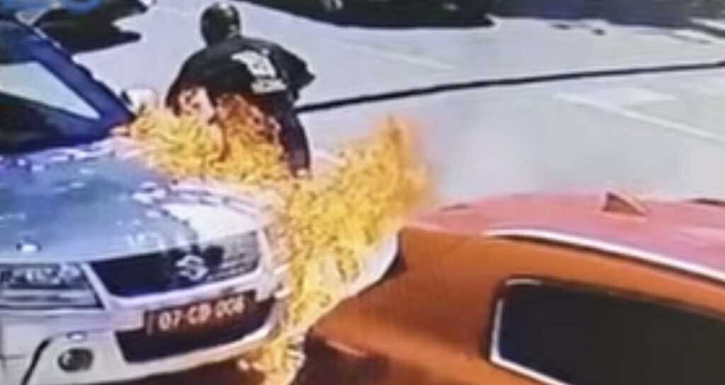 Incendiu la Ambasada Bulgariei din Skopje: Două mașini distruse