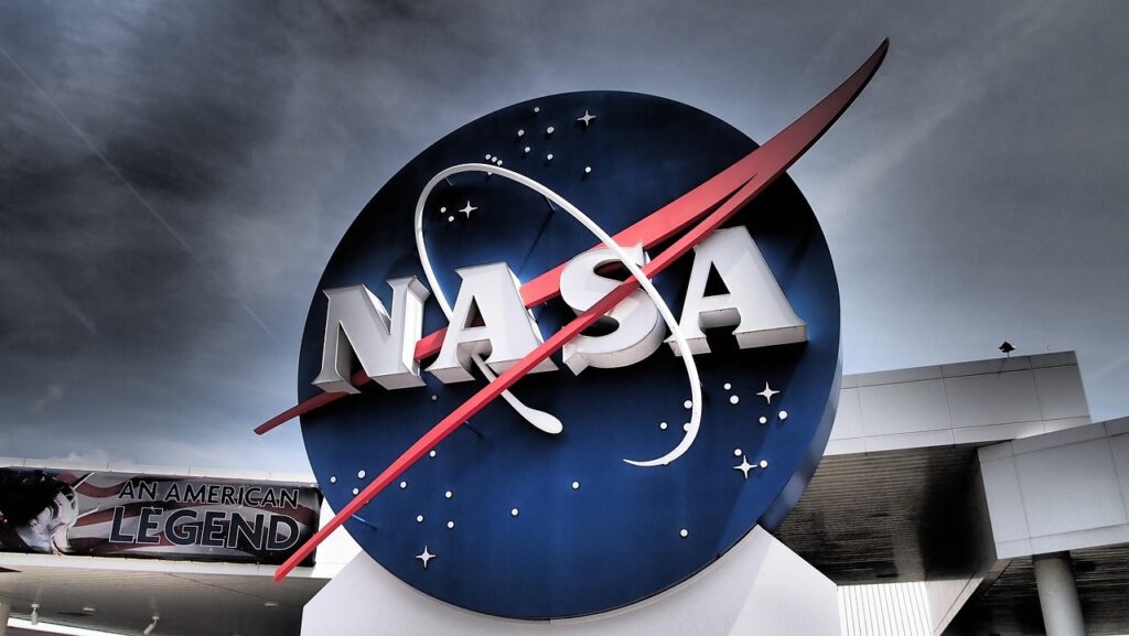 NASA avertizează despre o masă mare de apă caldă în Pacific