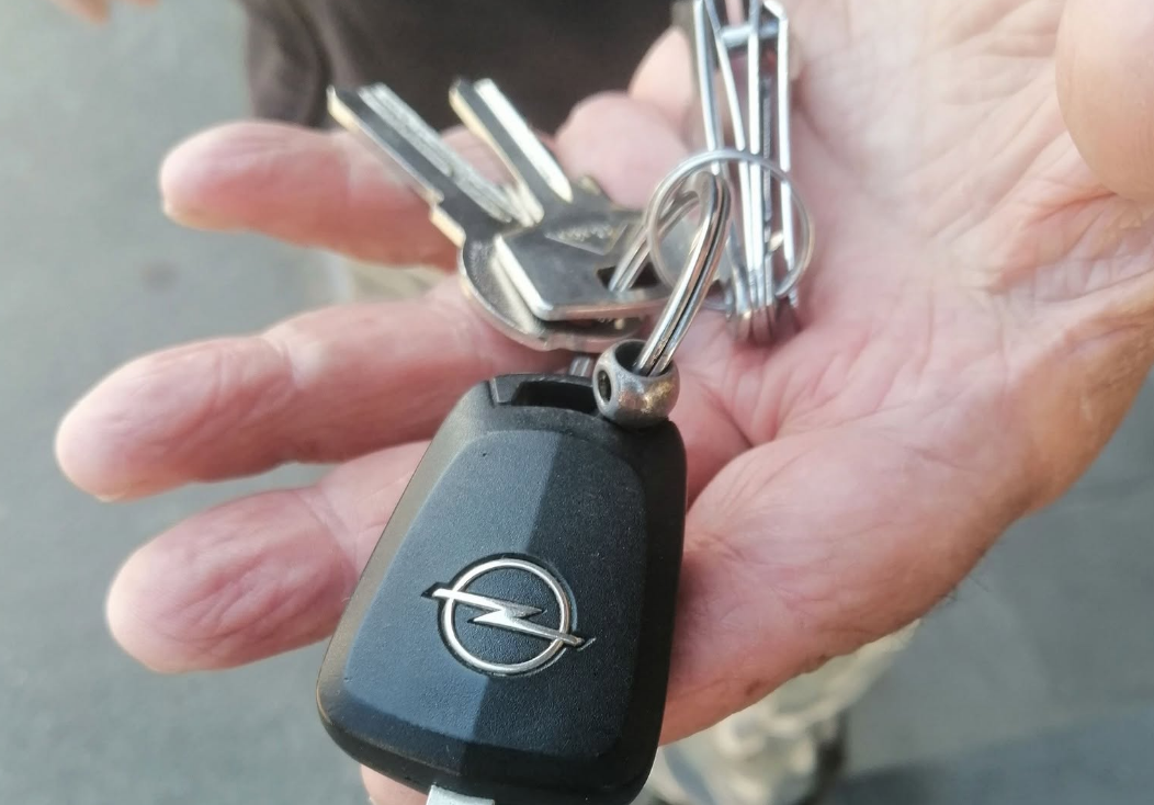 Căutăm șoferul unui Opel care a pierdut cheile pe strada Dunării din Cluj-Napoca