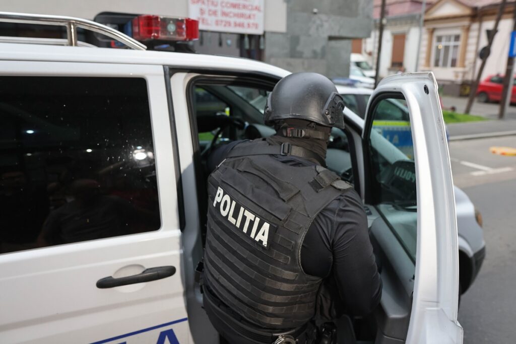 Bărbat urmărit internațional, reținut în Oradea